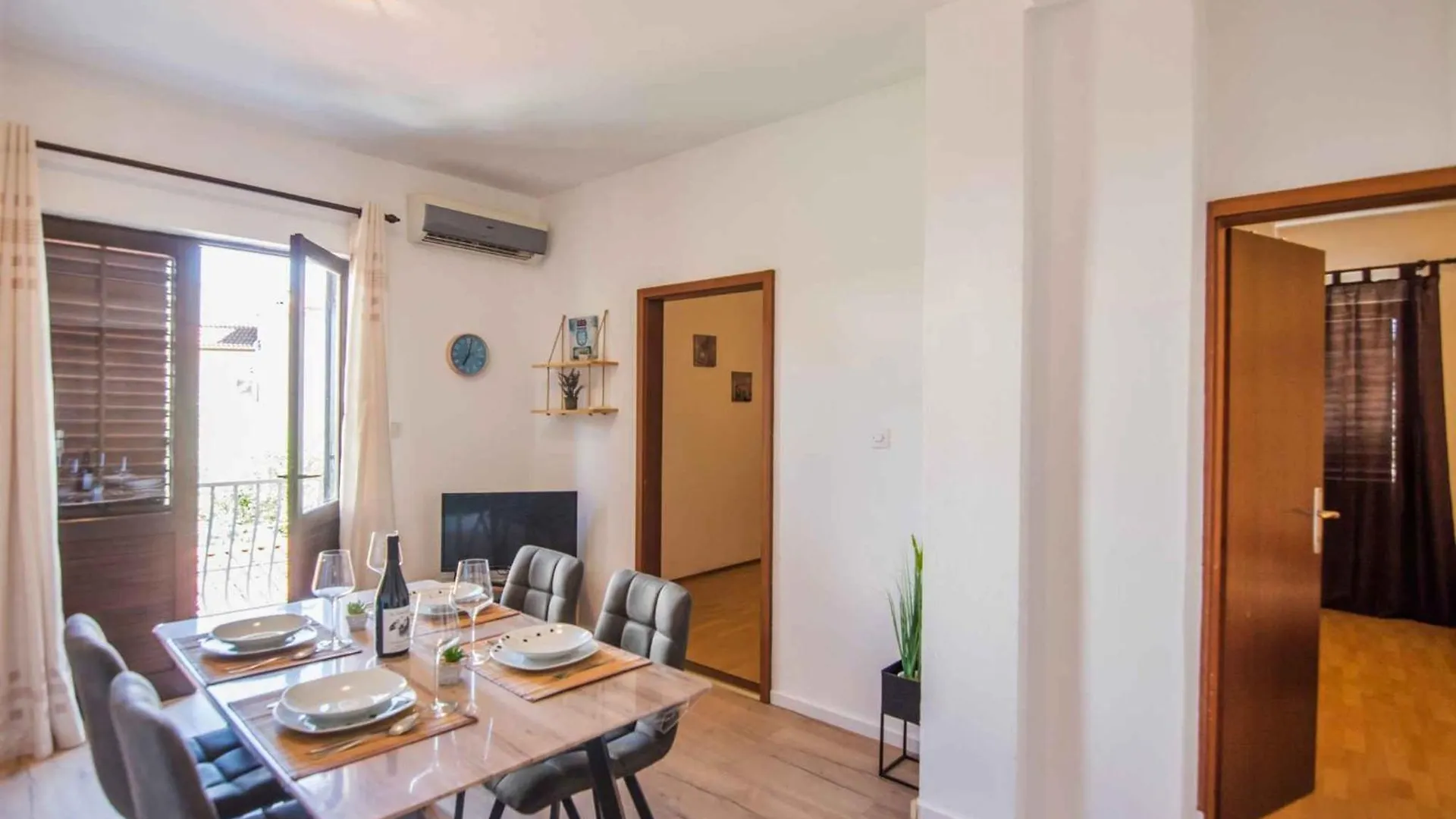 Apartments In Biograd Na Moru 7947 0*,